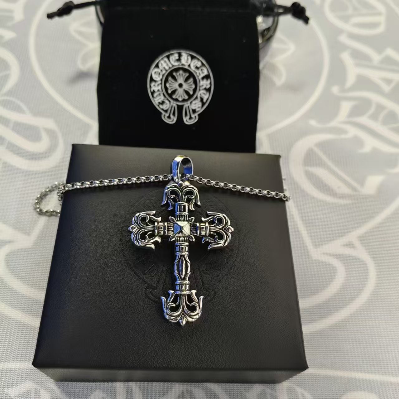 Chrome Hearts Filigran-Kreuzanhänger – Gothic Y2K Punk Statement-Schmuck