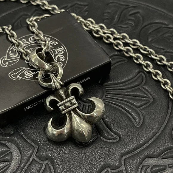 Chrome Hearts „Fleur de Lis“-Tropfenanhänger – 925er Sterlingsilber, Rock Saints Schmuck