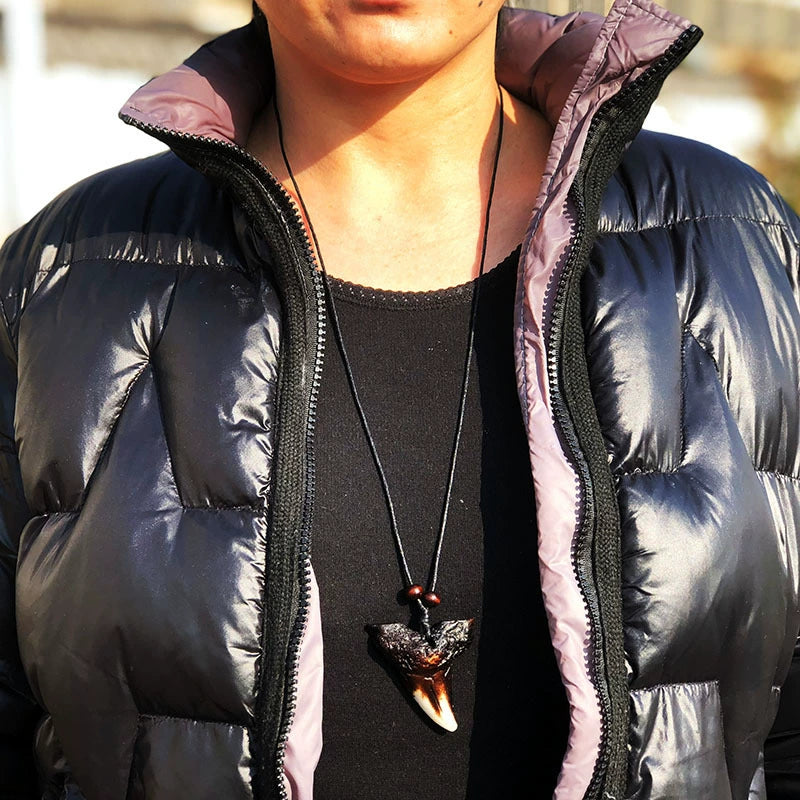 Haifischzahn-Halskette | Marokkanisch-kubanischer Stil, heidnische Inka-Hexerei, Wachsseil