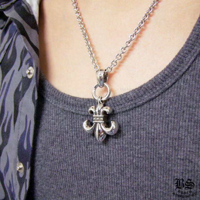 Chrome Hearts „Fleur de Lis“-Tropfenanhänger – 925er Sterlingsilber, Rock Saints Schmuck